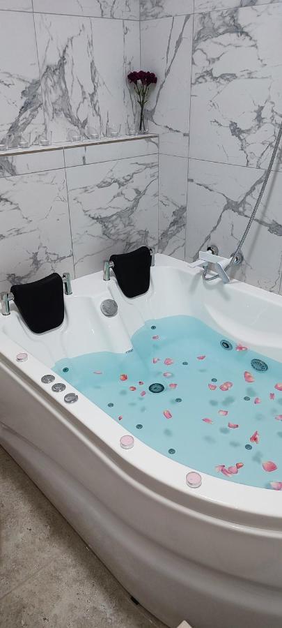 Jacuzzi Belle View Sinaia-Free Parking Apartment Екстериор снимка