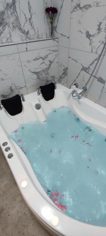 Jacuzzi Belle View Sinaia-Free Parking Apartment Екстериор снимка